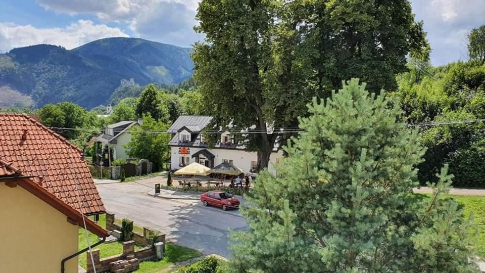 Pizzeria Alzbetka Otel Strecno Dış mekan fotoğraf