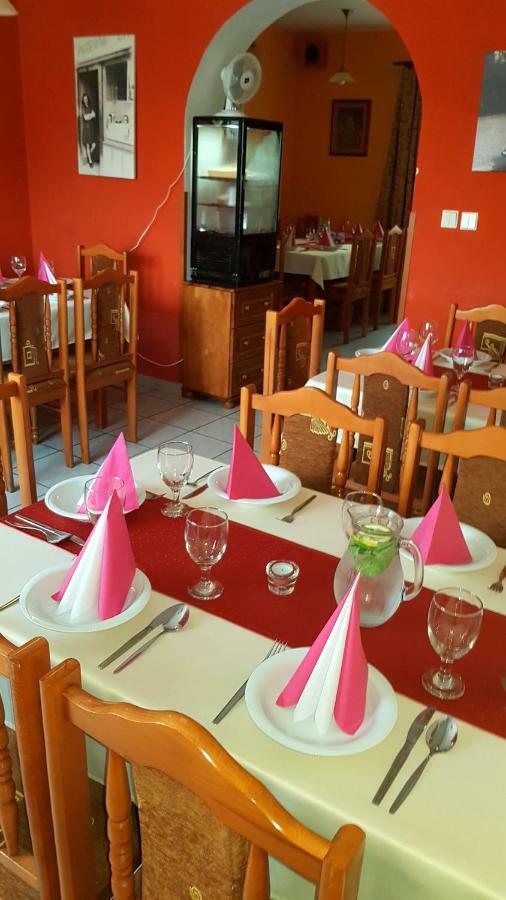 Pizzeria Alzbetka Otel Strecno Dış mekan fotoğraf