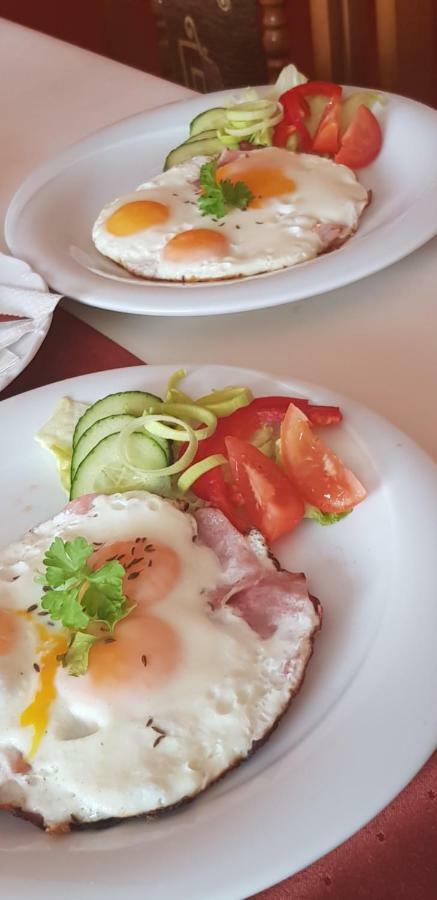 Pizzeria Alzbetka Otel Strecno Dış mekan fotoğraf