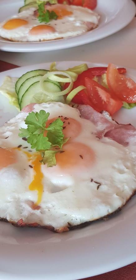 Pizzeria Alzbetka Otel Strecno Dış mekan fotoğraf
