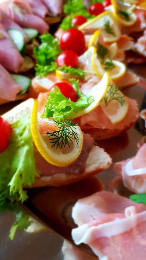 Pizzeria Alzbetka Otel Strecno Dış mekan fotoğraf